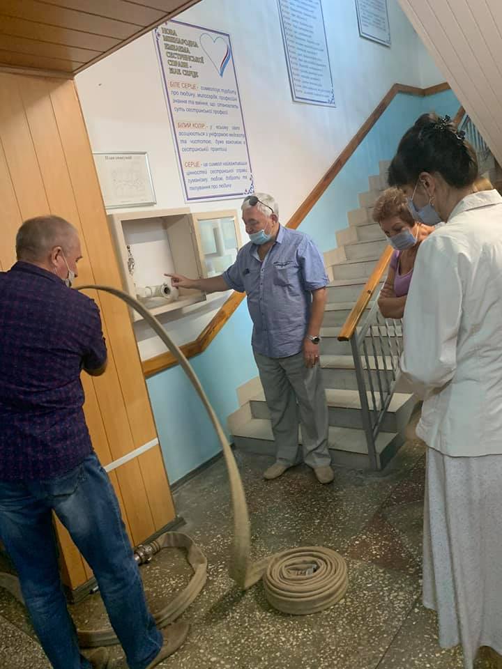 Заняття з пожежної безпеки для підсобних робітників та сторожів коледжу