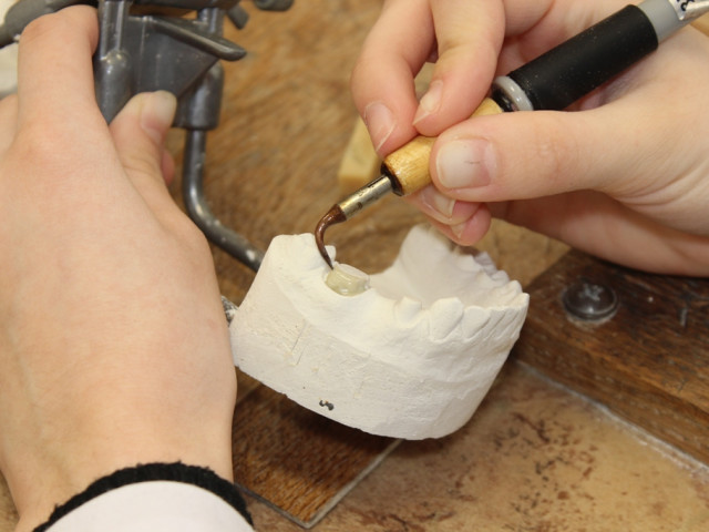 Творчий конкурс з професійної майстерності для  здобувачів освіти випускних курсів ОПП Стоматологія ортопедична