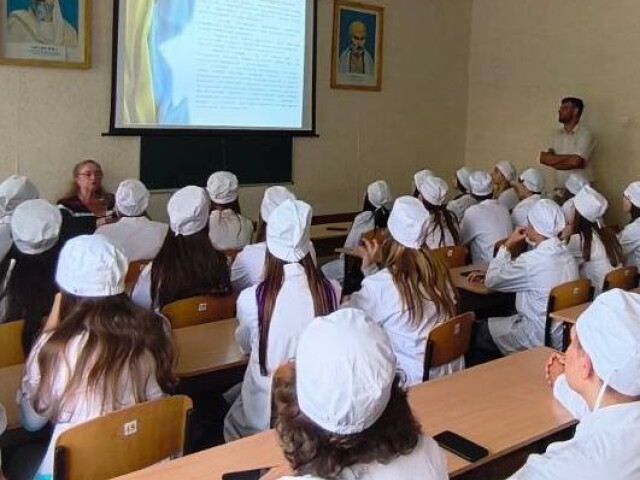 Перший урок на тему «Вартові життя. Історії справжніх Героїв»