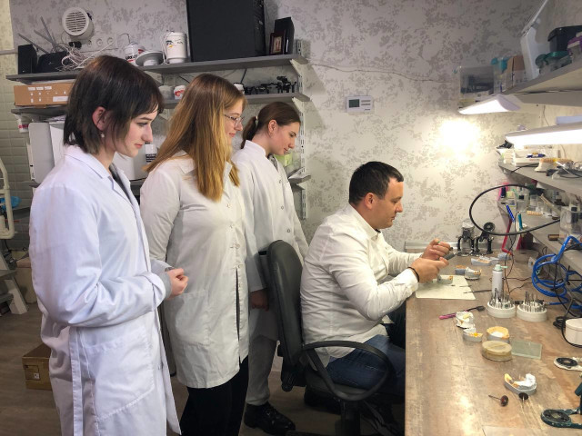 Бінарне практичне заняття з освітнього компонента «Техніка виготовлення знімних протезів»