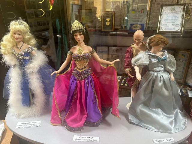 Відвідини виставки авторських ляльок Вікторії Балясної «Ляльковий світ: магія мистецтва»