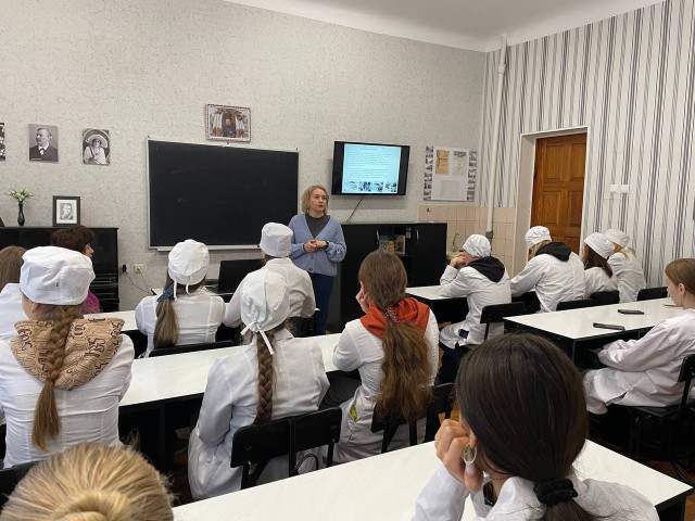 Інформаційно-виховний захід «Дивись на нас як на рівних»