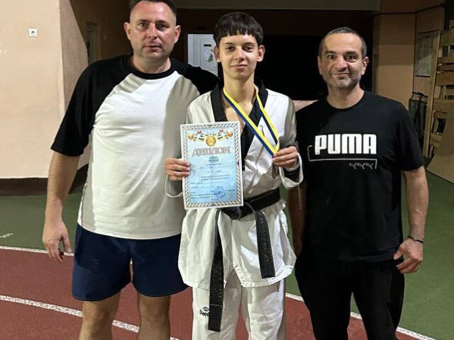 Вітаємо студента ОПП Стоматологія ортопедична Єгора Айдіна з перемогою — III місцем у Всеукраїнському турнірі з тхеквондо «Кращий з кращих»!