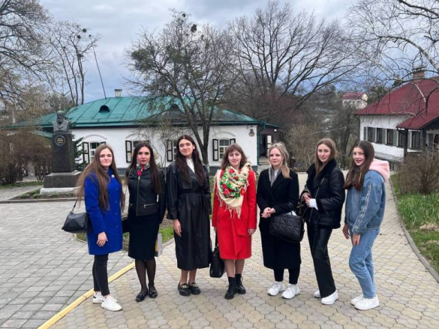 Українська хустка - оберіг жіночої вроди!