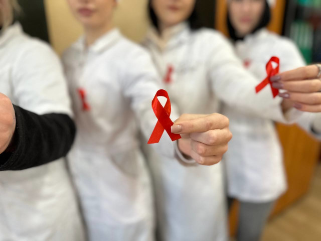 1 грудня – Всесвітній день боротьби з СНІДом та толерантності з ВІЛ-позитивними людьми