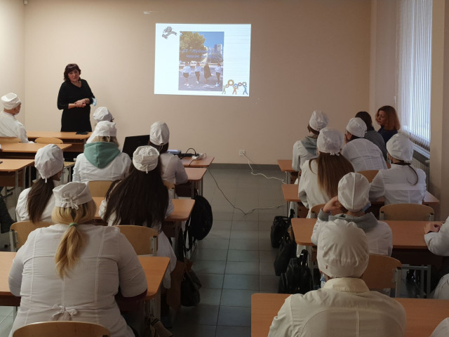 Зустріч здобувачів освіти з головою правління Акціонерного товариства «Лубнифарм» Світланою Ващук