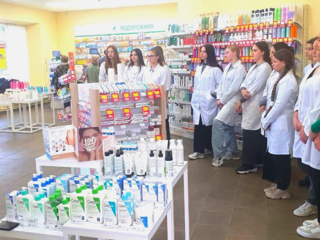 Практичне заняття з дисципліни "Вступ до фаху" на базі аптеки ТОВ «Подорожник-Полтава»