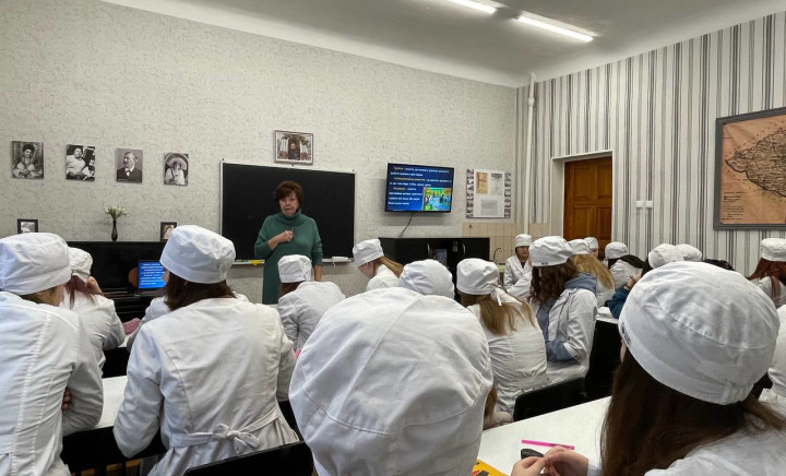 Шостий урок миру у фаховому медико-фармацевтичному коледжі