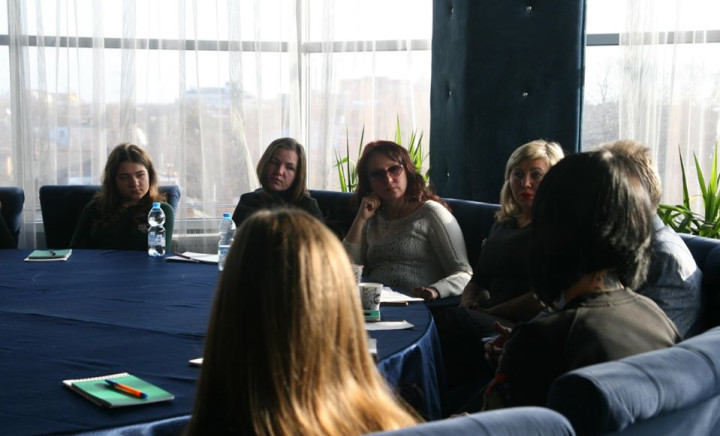 Круглий стіл