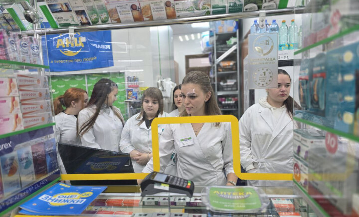 Екскурсія до роботизованої аптеки ТОВ «АПТЕКА НИЗЬКИХ ЦІН ПОЛТАВА»