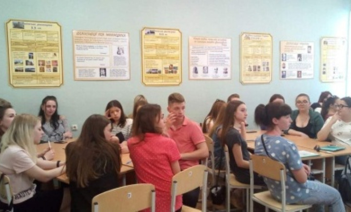 Дискусійна панель "Що ви знаєте про ВІЛ?"