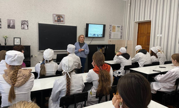 Інформаційно-виховний захід «Дивись на нас як на рівних»