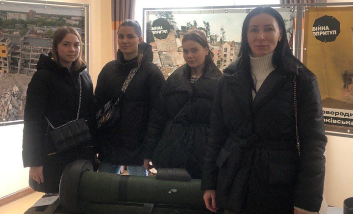 Презентація виставки "Незламна Україна"