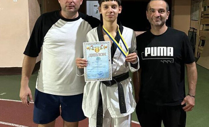 Вітаємо студента ОПП Стоматологія ортопедична Єгора Айдіна з перемогою — III місцем у Всеукраїнському турнірі з тхеквондо «Кращий з кращих»!