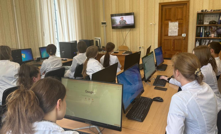 Інтерв’ю з експертами на тему ментального здоров’я.