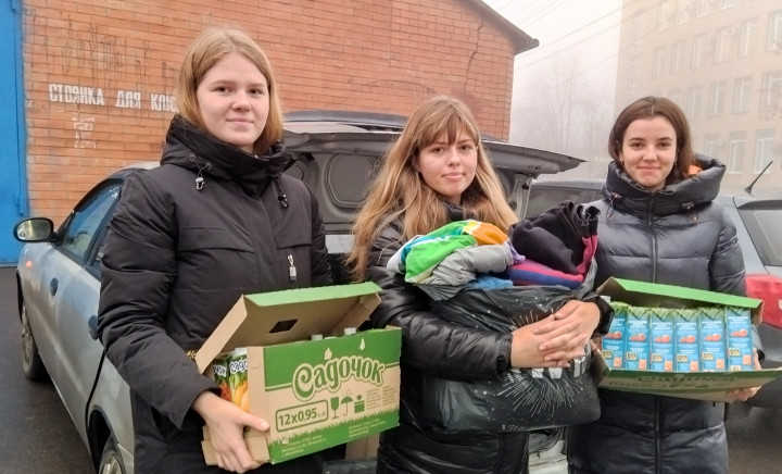 Участь у благодійній акції «Діти - дітям»