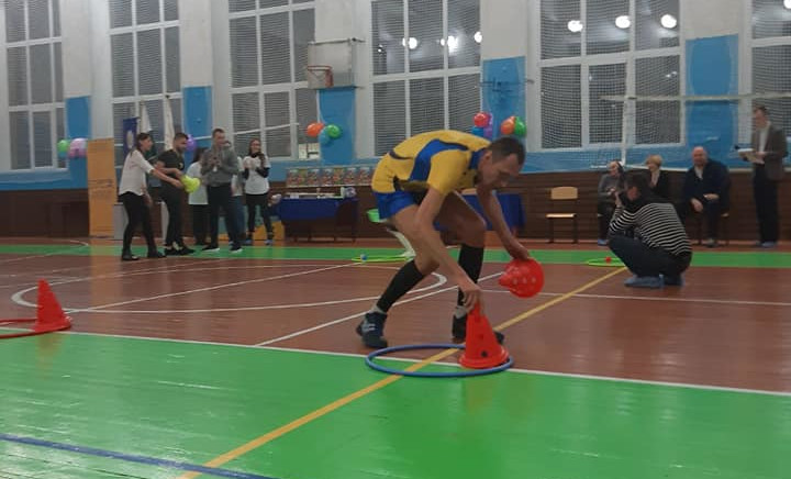 "Мама, тато, я - спортивна сім'я"