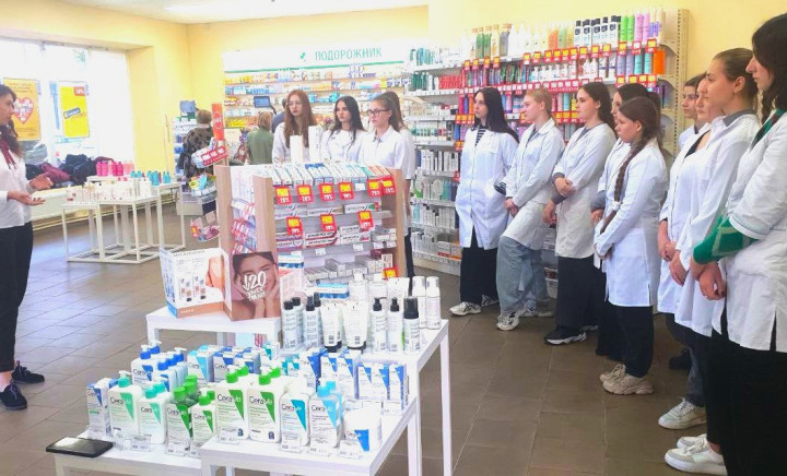 Практичне заняття з дисципліни "Вступ до фаху" на базі аптеки ТОВ «Подорожник-Полтава»
